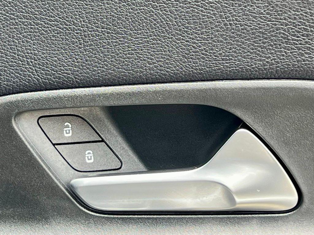 used 2022 Mercedes-Benz GLB 250 car, priced at $30,745