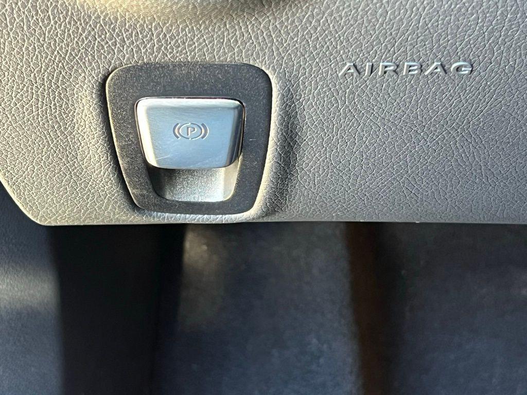 used 2021 Mercedes-Benz GLC 300 car, priced at $33,845