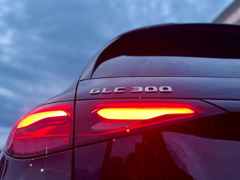 used 2025 Mercedes-Benz GLC 300 car, priced at $50,689