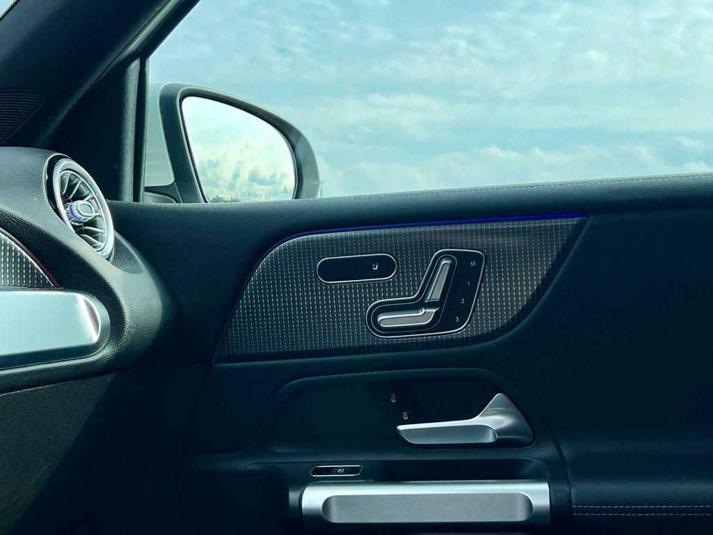 used 2021 Mercedes-Benz GLB 250 car, priced at $30,945