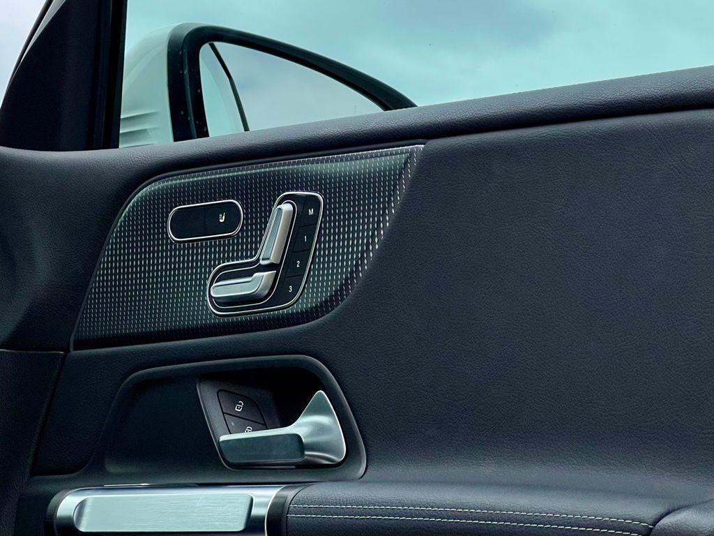 used 2021 Mercedes-Benz GLB 250 car, priced at $30,645