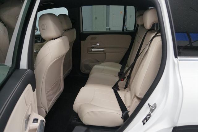 new 2025 Mercedes-Benz GLB 250 car, priced at $51,095