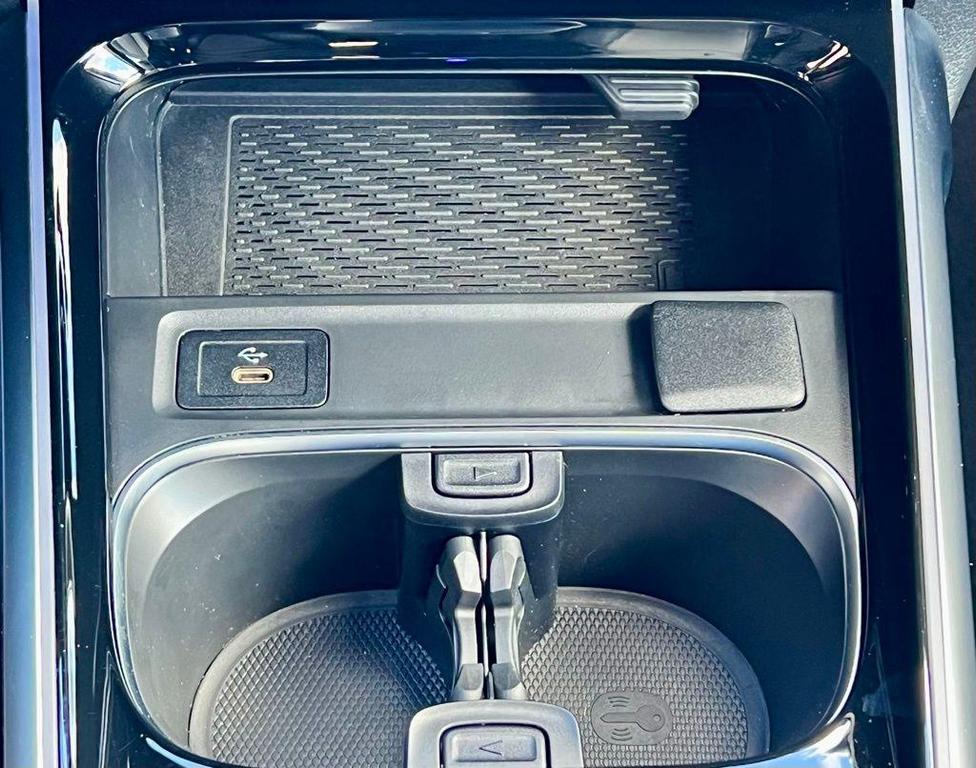 used 2025 Mercedes-Benz GLB 250 car, priced at $41,945