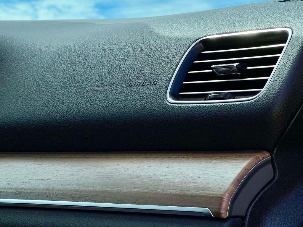 used 2025 Mercedes-Benz GLE 350 car, priced at $64,945