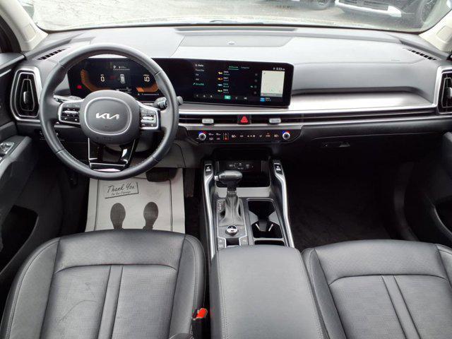 used 2024 Kia Sorento car, priced at $30,931