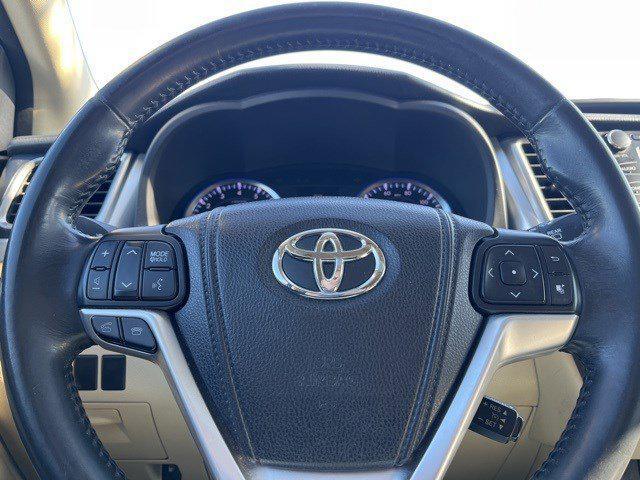 used 2014 Toyota Highlander car, priced at $13,226