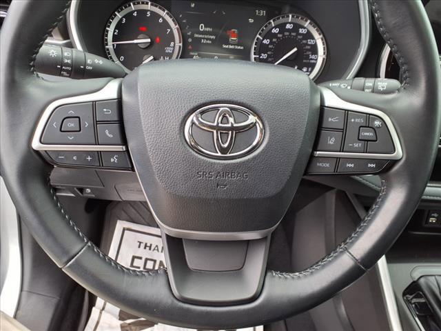 used 2022 Toyota Highlander car, priced at $36,221