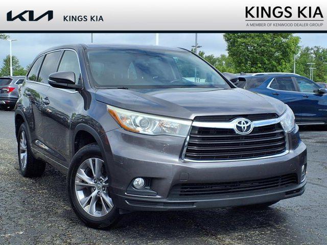 used 2015 Toyota Highlander car, priced at $14,253