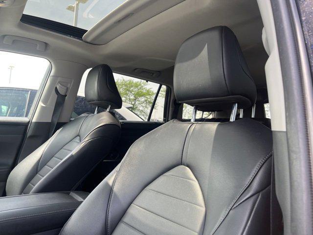 used 2022 Toyota Highlander car, priced at $35,884