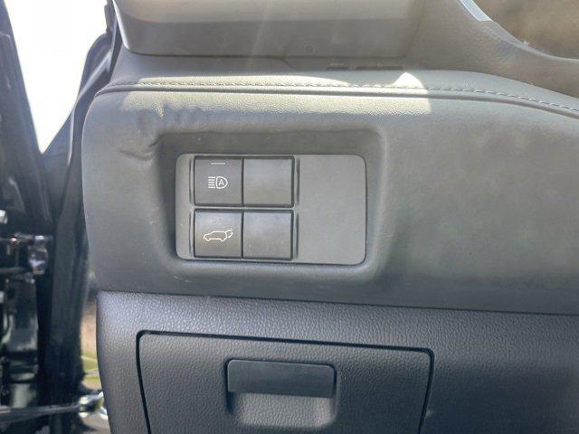 used 2022 Toyota Highlander car, priced at $35,884