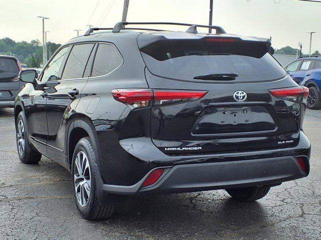 used 2022 Toyota Highlander car, priced at $35,884