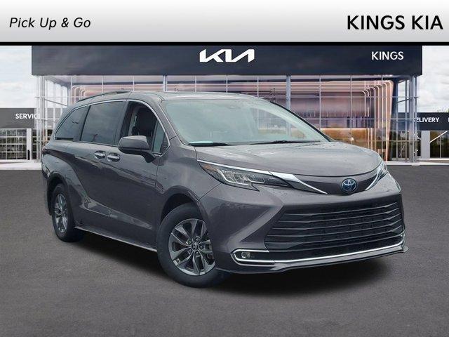 used 2022 Toyota Sienna car, priced at $45,462