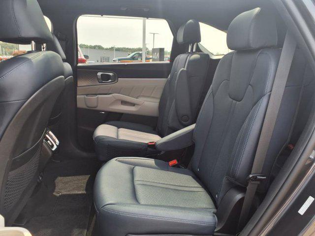 used 2023 Kia Sorento Plug-In Hybrid car, priced at $39,302