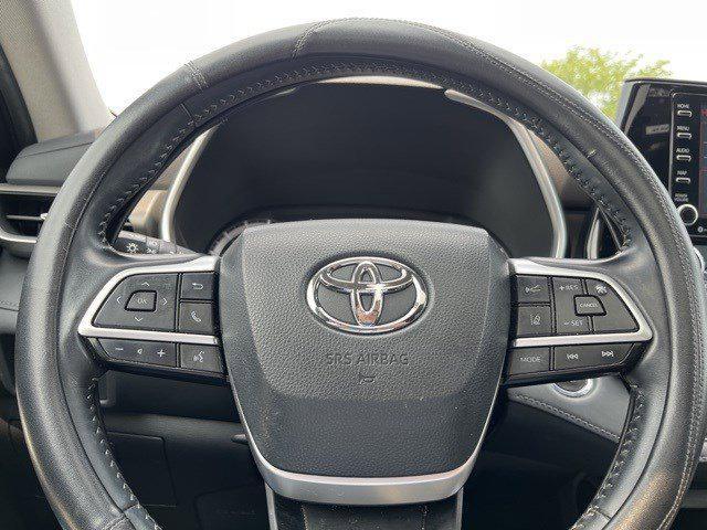 used 2022 Toyota Highlander car, priced at $37,311