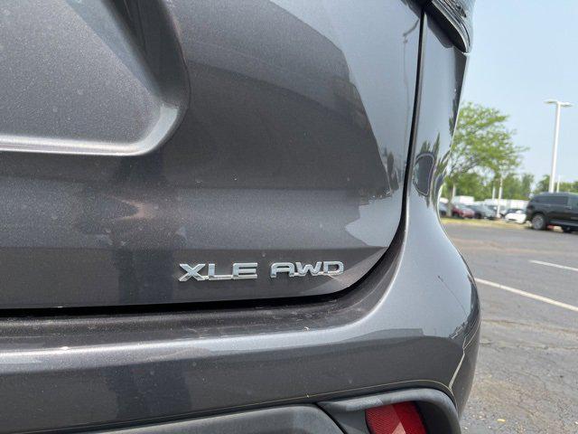used 2022 Toyota Highlander car, priced at $37,500