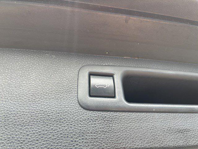 used 2022 Toyota Highlander car, priced at $37,311