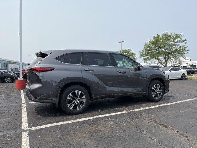 used 2022 Toyota Highlander car, priced at $37,311