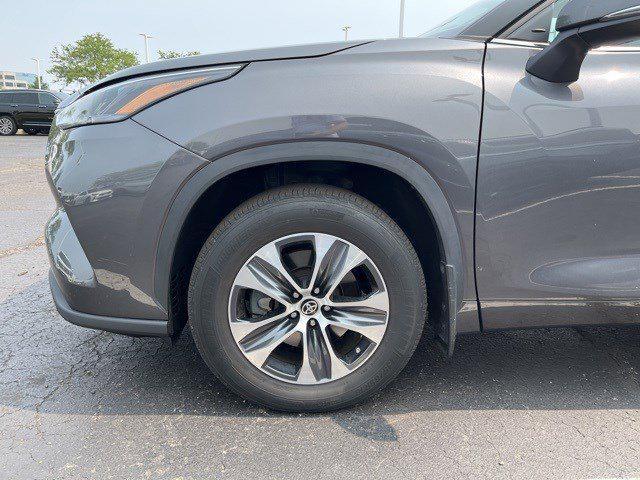 used 2022 Toyota Highlander car, priced at $37,311
