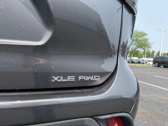 used 2022 Toyota Highlander car, priced at $37,311