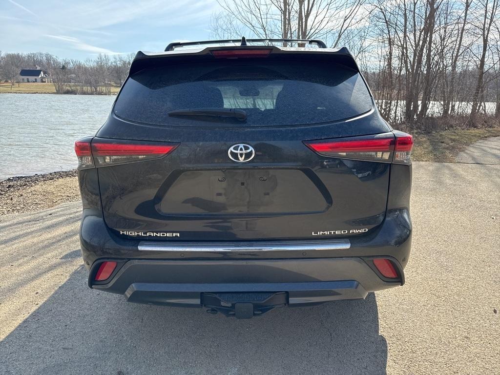 used 2021 Toyota Highlander car, priced at $36,273