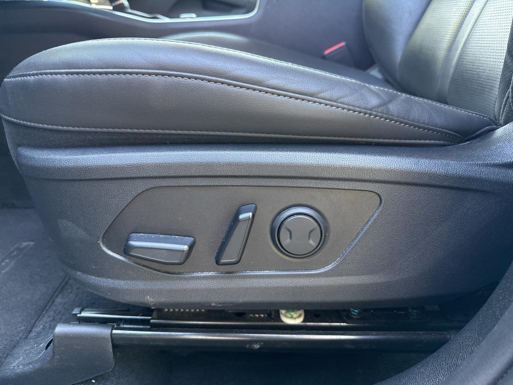 used 2024 Kia Sorento car, priced at $29,999