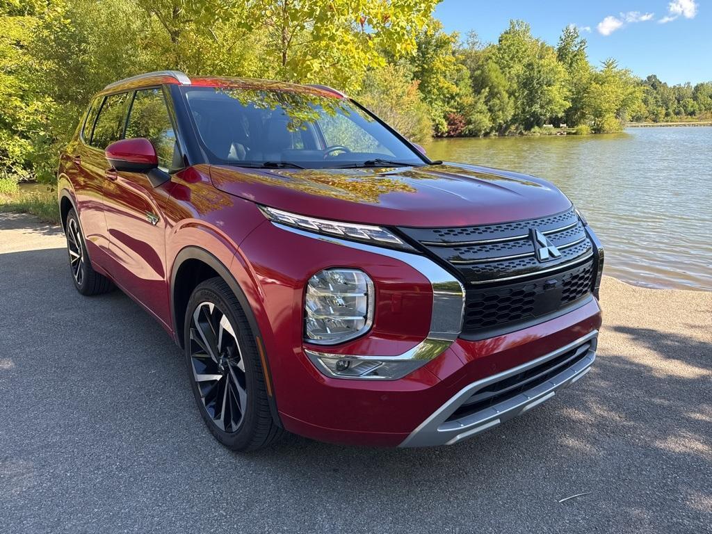 used 2023 Mitsubishi Outlander PHEV car, priced at $27,901