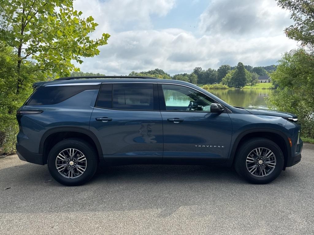 used 2025 Chevrolet Traverse car, priced at $38,955