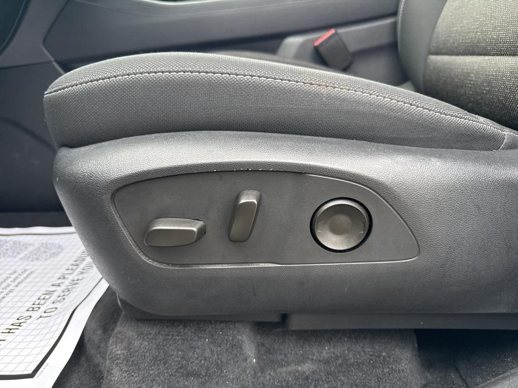 used 2025 Chevrolet Traverse car, priced at $38,955