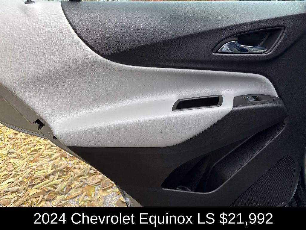 used 2024 Chevrolet Equinox car, priced at $21,992