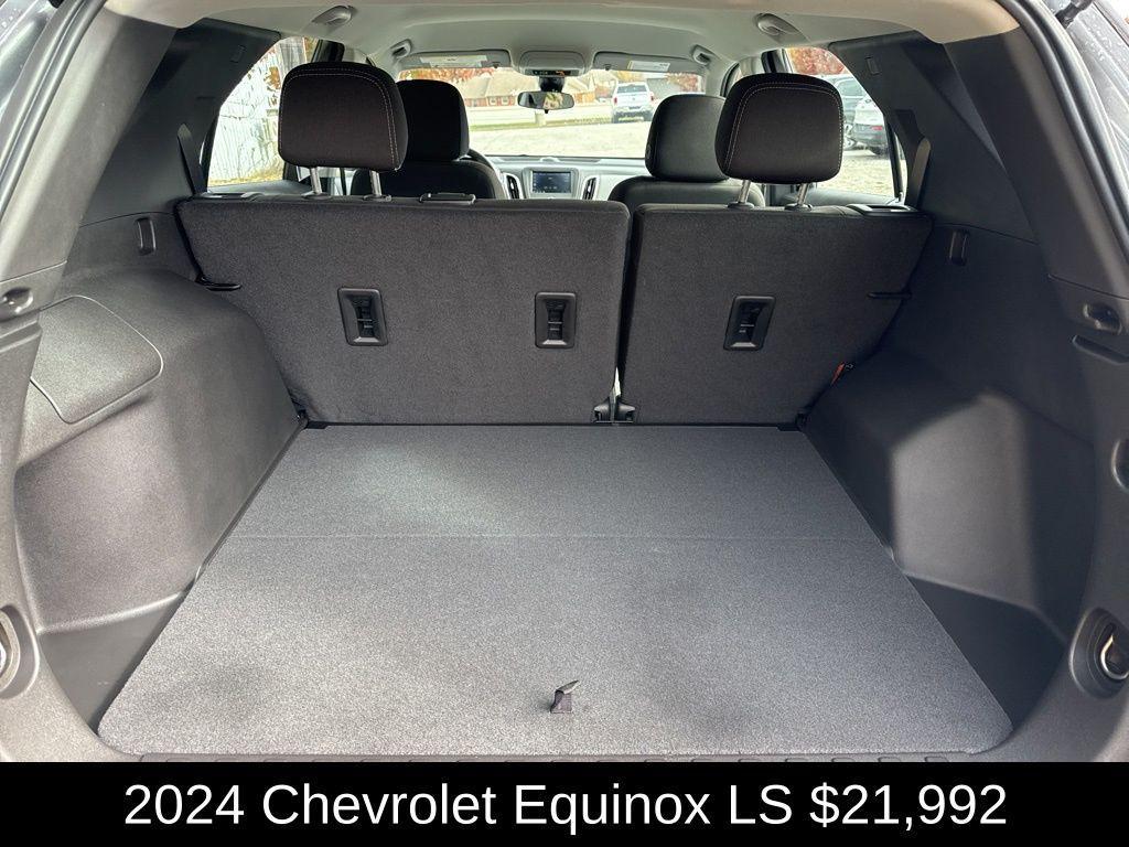 used 2024 Chevrolet Equinox car, priced at $21,992