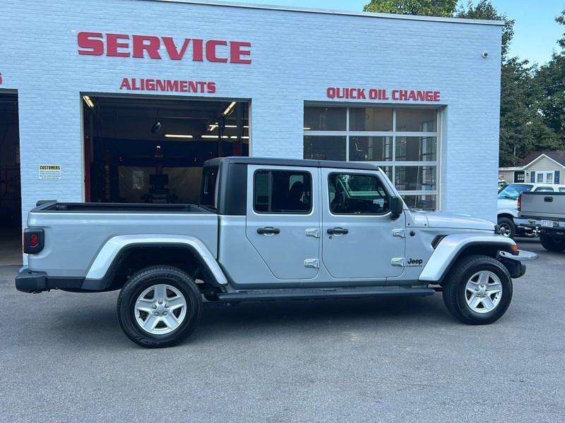 used 2023 Jeep Gladiator car, priced at $29,690