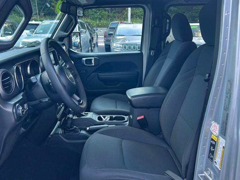 used 2023 Jeep Gladiator car, priced at $29,690