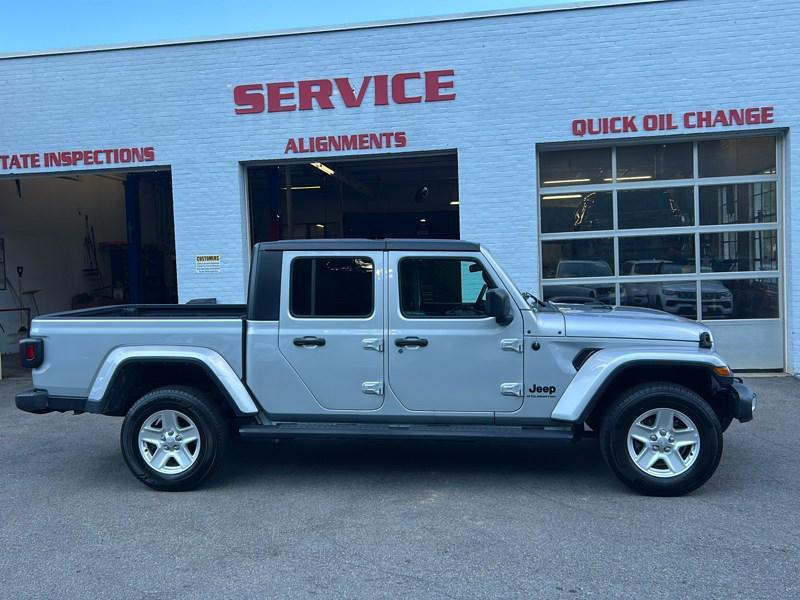 used 2023 Jeep Gladiator car, priced at $29,690