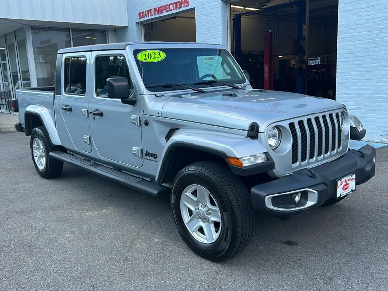 used 2023 Jeep Gladiator car, priced at $29,690