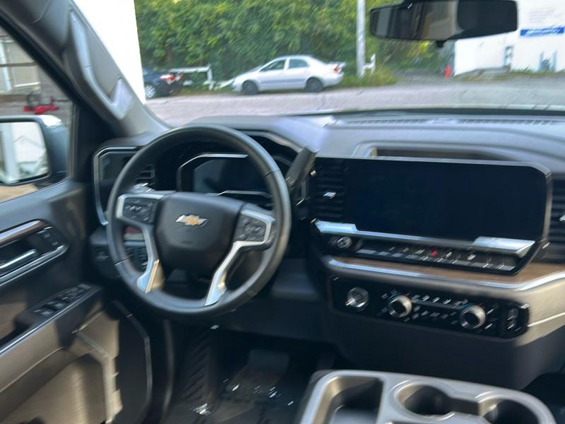 used 2023 Chevrolet Silverado 1500 car, priced at $35,990