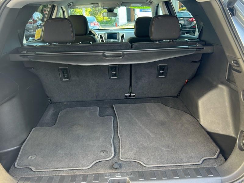 used 2023 Chevrolet Equinox car, priced at $19,990