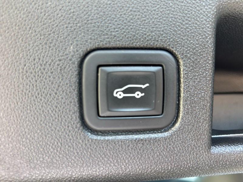 used 2023 Chevrolet Equinox car, priced at $19,990