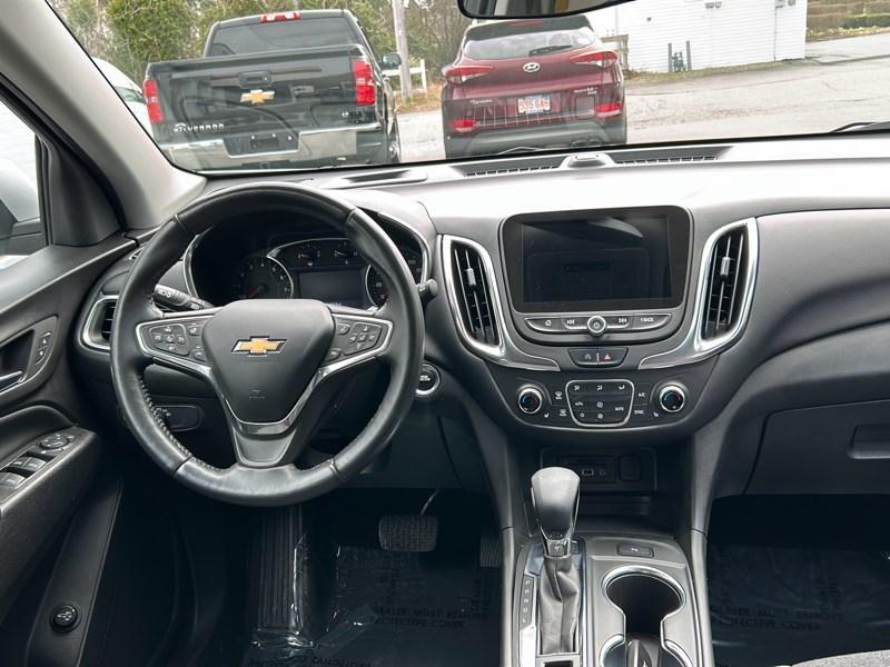 used 2022 Chevrolet Equinox car, priced at $24,490