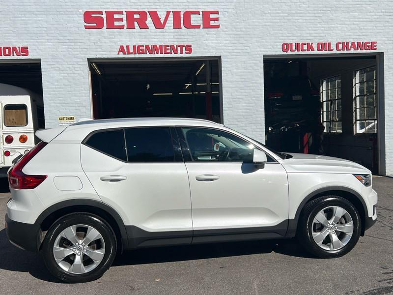 used 2021 Volvo XC40 car, priced at $24,990