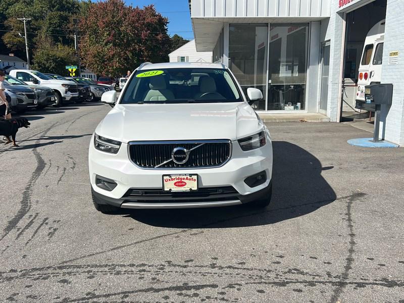 used 2021 Volvo XC40 car, priced at $24,990