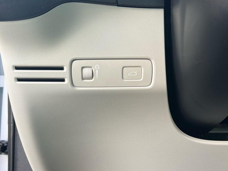 used 2021 Volvo XC40 car, priced at $24,990