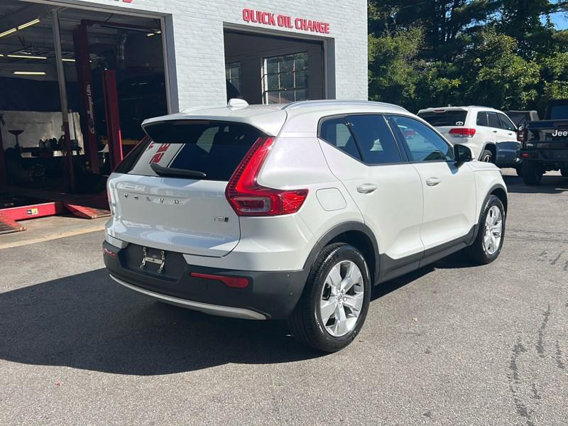 used 2021 Volvo XC40 car, priced at $24,990