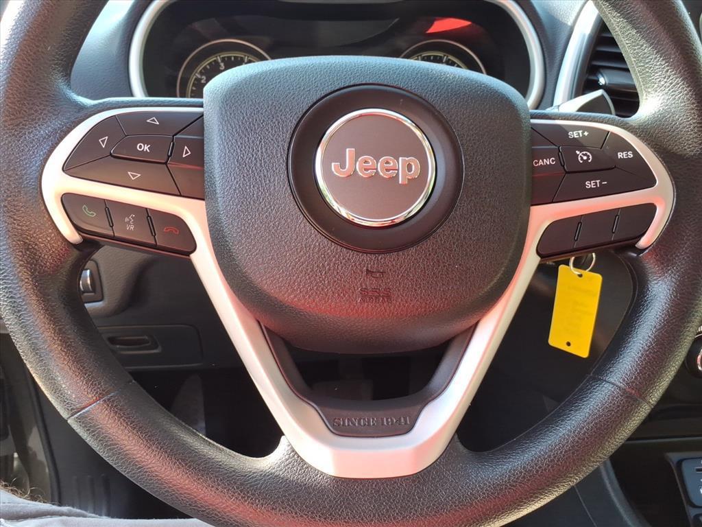 used 2015 Jeep Cherokee car, priced at $9,980
