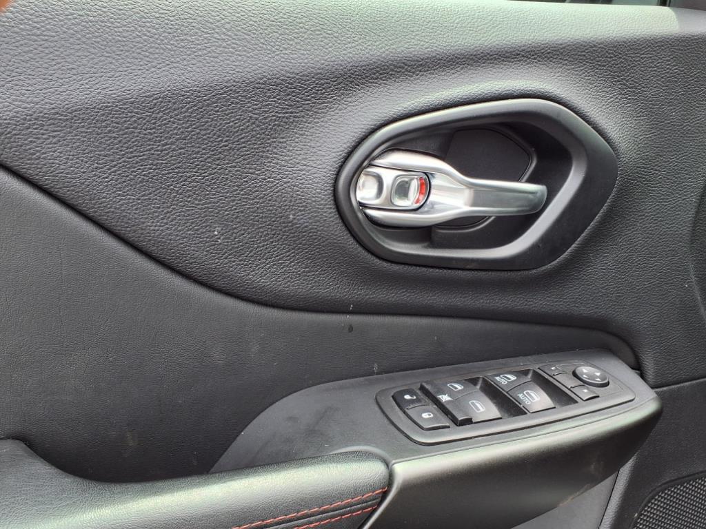 used 2021 Jeep Cherokee car, priced at $19,985