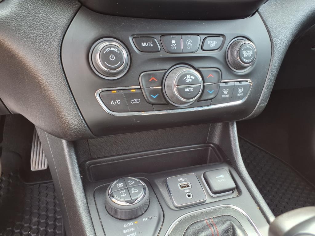 used 2021 Jeep Cherokee car, priced at $19,985