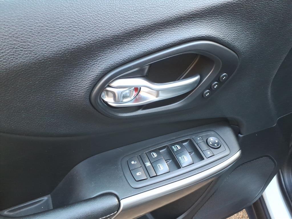 used 2019 Jeep Cherokee car, priced at $17,898