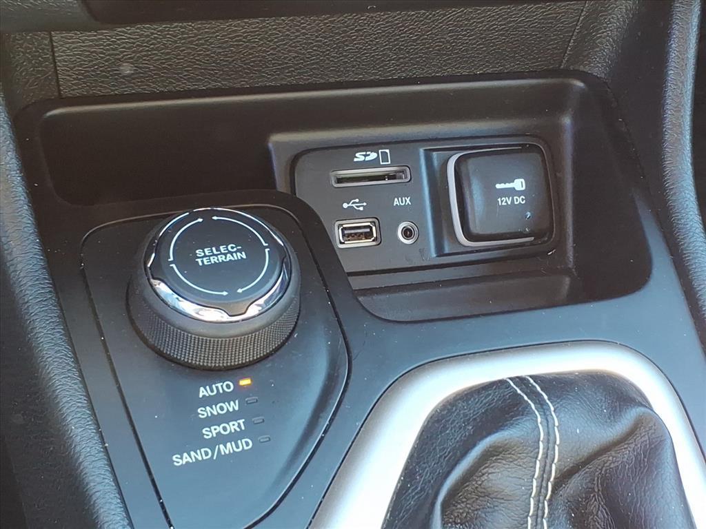 used 2016 Jeep Cherokee car, priced at $9,964