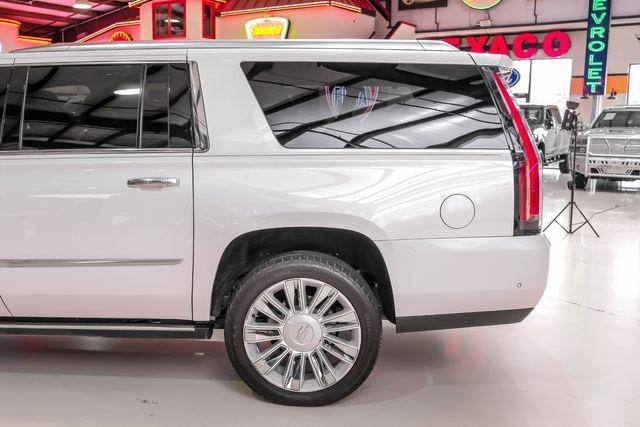 used 2019 Cadillac Escalade ESV car, priced at $39,552