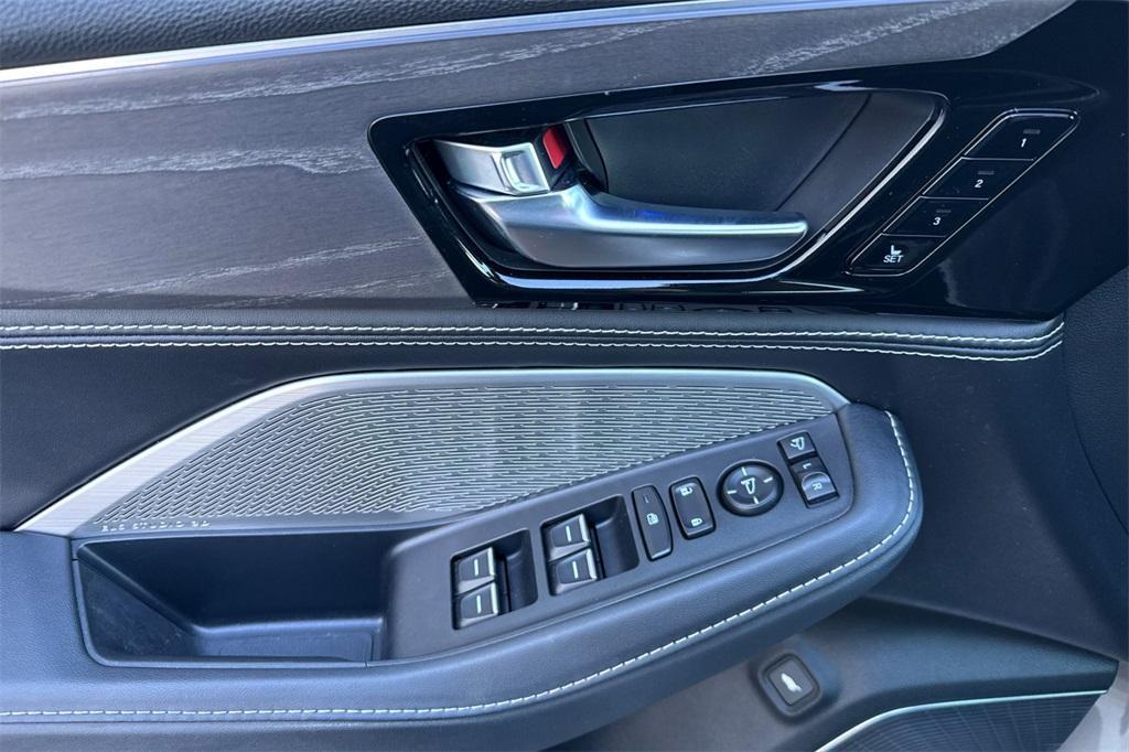 used 2023 Acura MDX car, priced at $46,995