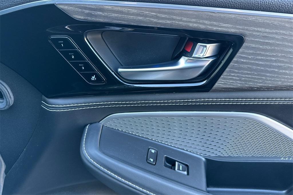 used 2023 Acura MDX car, priced at $46,995